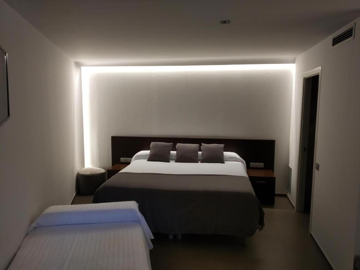 Hotel Olot Centre מראה חיצוני תמונה